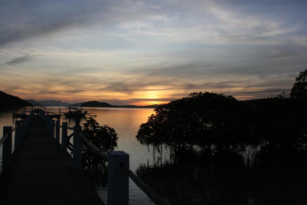 Coral Bay Beach And Dive Resort Busuanga Exterior photo