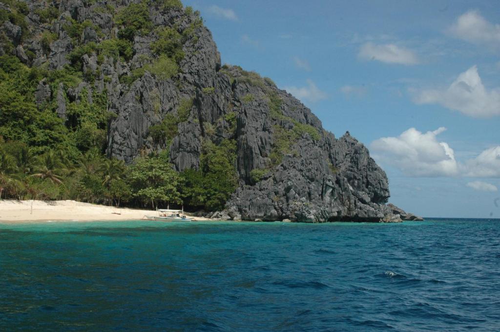 Coral Bay Beach And Dive Resort Busuanga Exterior photo